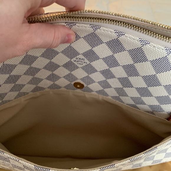 Louis Vuitton Damier Azur Figheri GM Bag - Picture 4 of 13